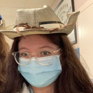 Meet your Posher, Madeline